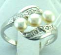 triple flat fresh water pearl carved-out with heart pattern