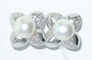 Costume fashon pearl jewelry gifts store supply flower shape studs earring holding a white pearl 